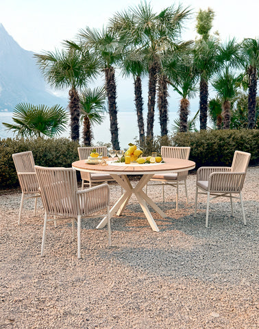 SUNNY DINING TABLE